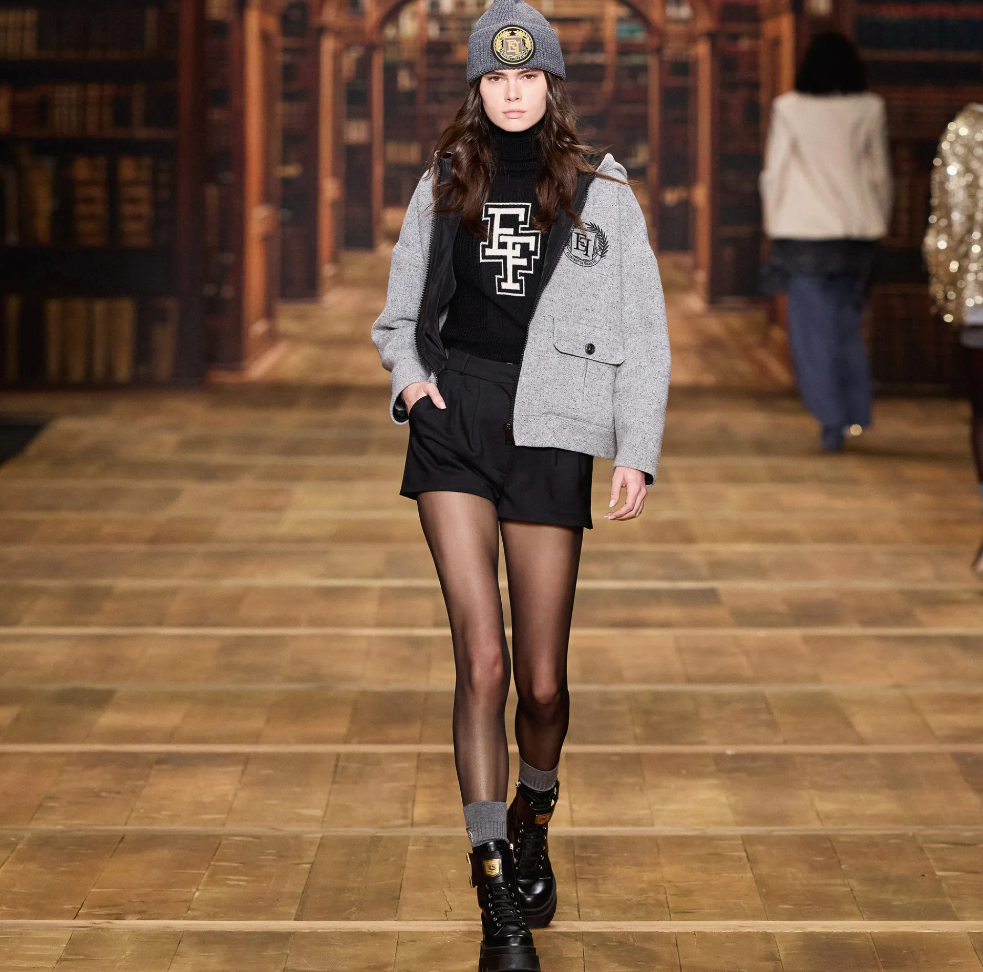 Elisabetta Franchi Trousers And Shorts|Cool wool shorts with visible pocket lining Black