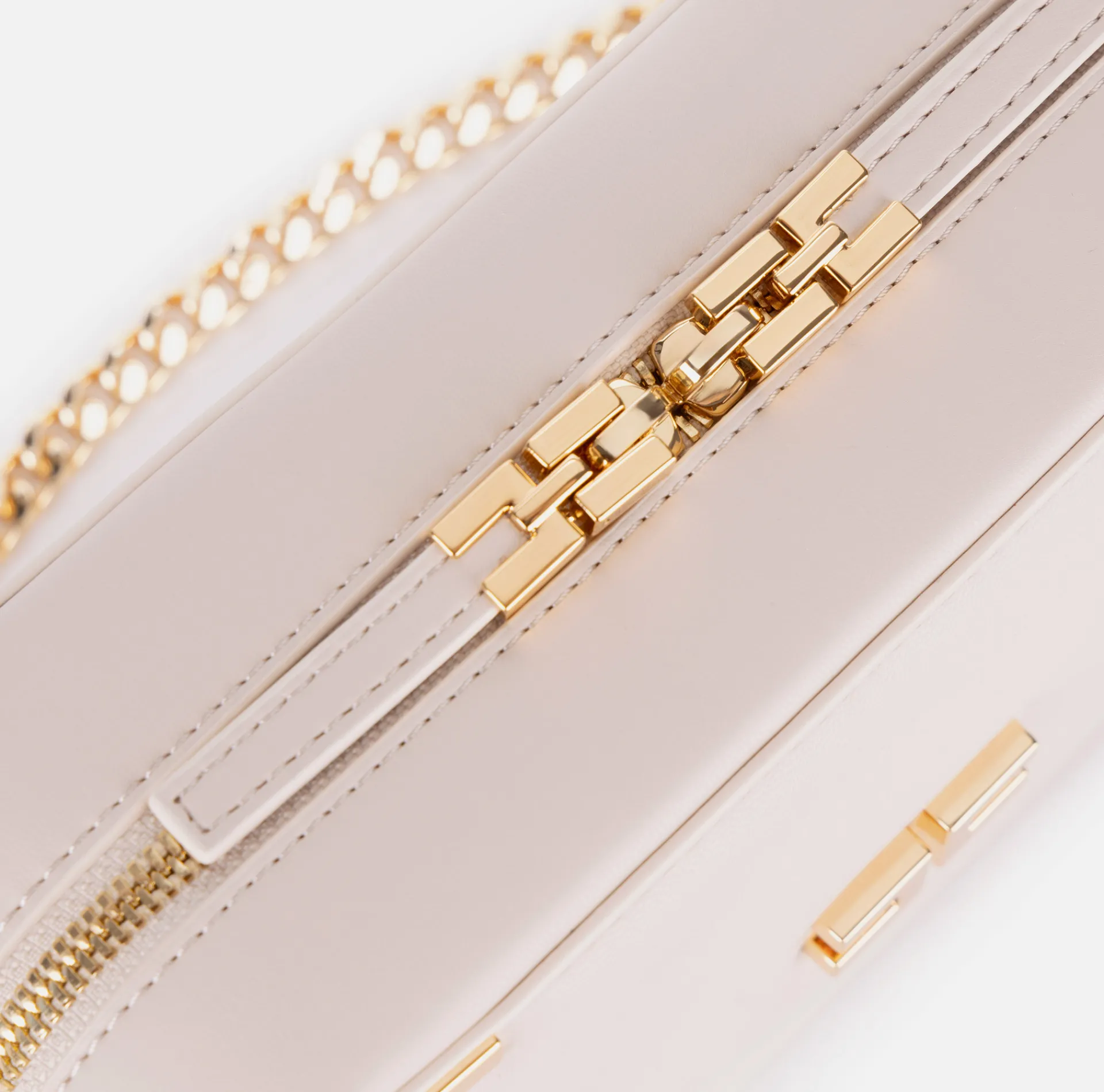 Elisabetta Franchi Strap Bags|Shoulder bag in leather-effect material with metal corners Latex