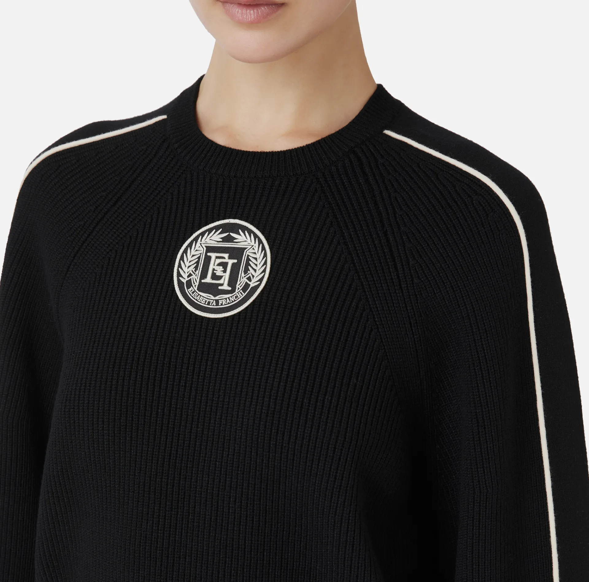 Elisabetta Franchi Knitwear And Sweatshirts|Viscose cropped top with logo patch Black/Butter